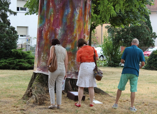 Kirsten K&ouml;tter: 'Ich rette die Welt mit Salat, Leonce', Installation, 16. Skulpturenpark M&ouml;rfelden 2013